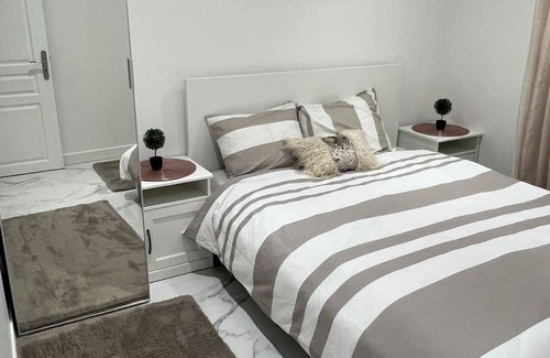 Palaiseau House | Lodging lina