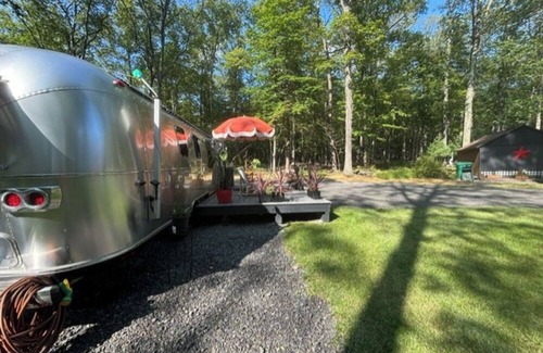 Shokan House | Cozy Airstream with WiFi and AC in peaceful Shokan