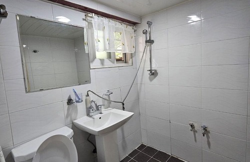 Seongsan-dong House | 5 minutes to the Yeontral Park! 1-Story 3R Unique House