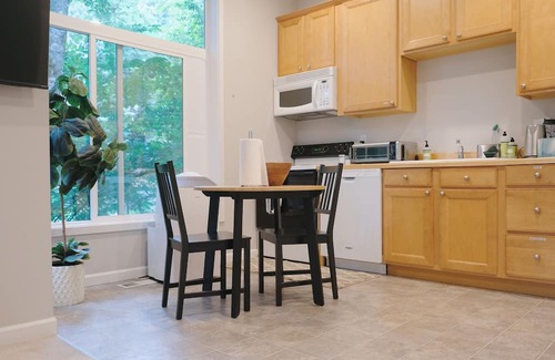 Mercer Island Apartment | Entire 1b1b Mercer Island apartment