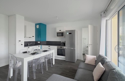 Justices Apartment | Le Cé - 2p/Parking/Terrasse