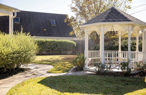 McGregor House | The Carriage House FIXER UPPER Season 3/Close to Waco