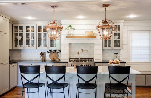 McGregor House | The Carriage House FIXER UPPER Season 3/Close to Waco