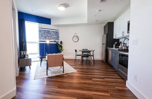 Brewerytown Apartment | Imagine a stylish escape in Glenwood, the epitome of urban luxury