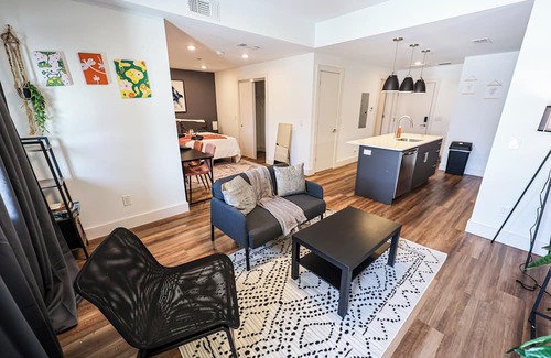 Brewerytown Apartment | Imagine a stylish escape in Glenwood, the epitome of urban luxury