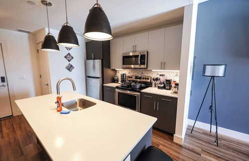 Brewerytown Apartment | Imagine a stylish escape in Glenwood, the epitome of urban luxury