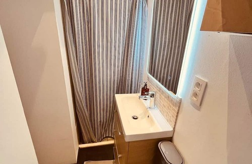 Andenne House | Plongez dans le charme et le mystère de la maison Mythique