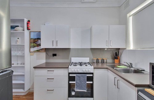 Semaphore Apartment | Relaxed Beachside Comfort on Semaphore Foreshore