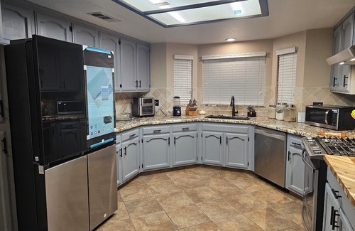 Clovis House | Spacious 4-bedroom house in delightful Clovis with WiFi, AC, Pool, Patio