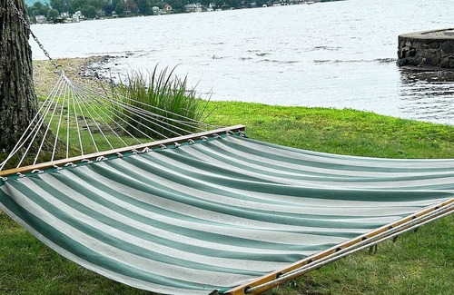 Warren County Cottage | Charming 2-bedroom Lake George Cottage on East Side w/Wifi & AC