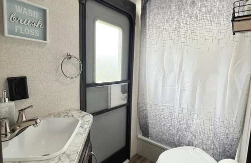 Stroudsburg House | Cozy 2-bedroom RV in awesome Stroudsburg with AC, WiFi