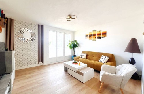 Chateau Apartment | Noza Appartement 65m2 Rdc, Parking Gratuit