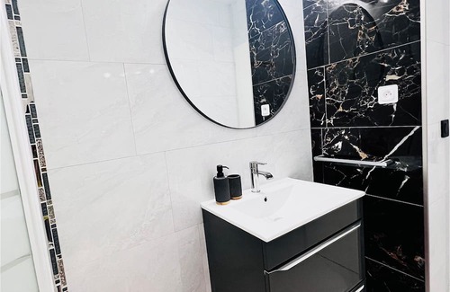 Chateau Apartment | Noza Appartement 65m2 Rdc, Parking Gratuit
