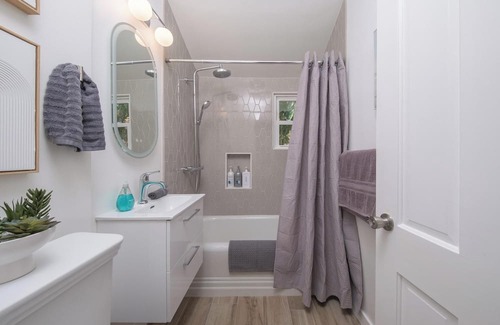 Greenbriar House | Private, Quiet, Entire 1 Bdrm Sanctuary in the Hillsnn