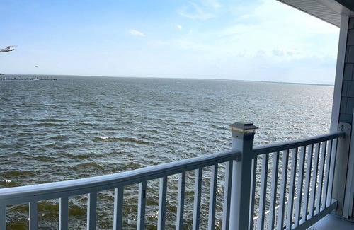 South Seaside Park House | Water Front Spacious 5-bedroom house with WiFi, AC in beautiful Seaside Park