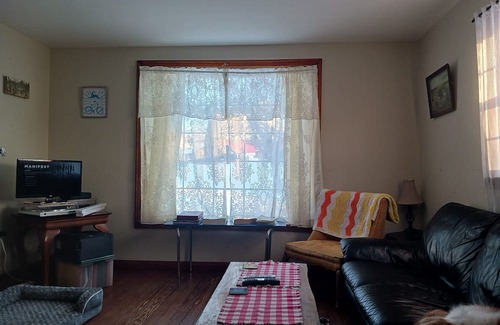 Star City House | Simple, cozy 2-bedroom single family house in Morgantown w/ AC, WiFi, dogs ok