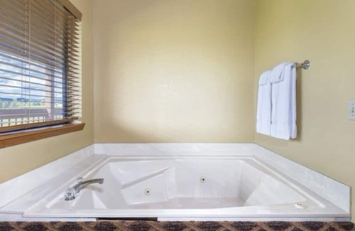 Pagosa Springs Resort | Luxury one bedroom unit with full amenities