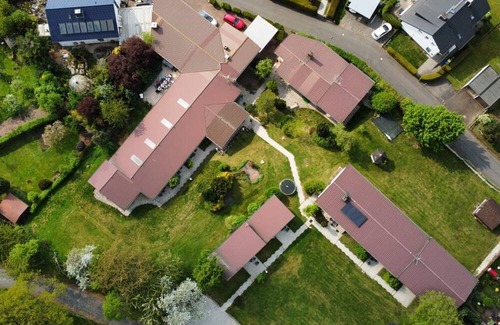 Niedenstein Apartment | The Giraffe - D&B staycation Resort