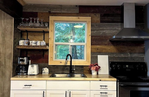 Windermere Cabin | 3-Mile Lakehouse Summ