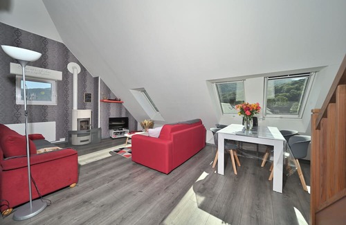 Vielle-Aure Apartment | Apartment 'Vielle Aure Le 2 Bers' with Mountain View and Wi-Fi