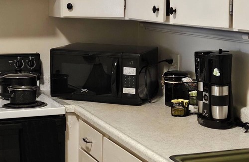 Southeast Colorado Springs Condo | Home Away From Home , Cozy condo with AC and WiFi in lovely Colorado Springs,