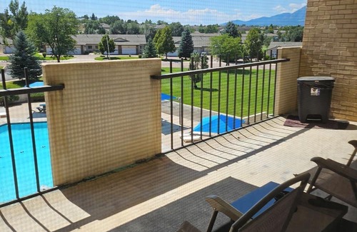 Southeast Colorado Springs Condo | Home Away From Home , Cozy condo with AC and WiFi in lovely Colorado Springs,