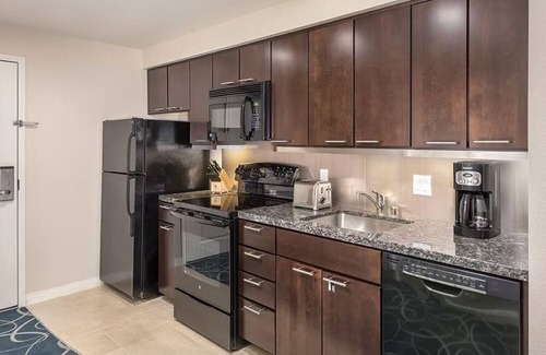 Las Vegas Resort | Club Wyndham Desert Blue 10/17-10/20 1 Bedroom Deluxe, full kitchen