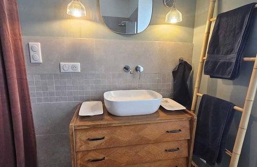 Ep 13 - Saint-Francois de Sales Apartment | In the former town hall - comfortable apartment