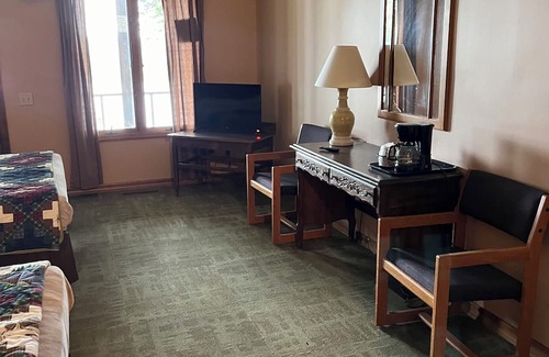 Golconda House | Relax in the Shawnee National Forest!