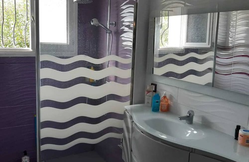 La Salvetat-Saint-Gilles Villa | Homerez - Villa for 7 ppl. with swimming-pool at La Salvetat-Saint-Gilles