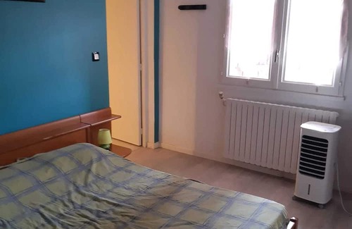 La Salvetat-Saint-Gilles Villa | Homerez - Villa for 7 ppl. with swimming-pool at La Salvetat-Saint-Gilles