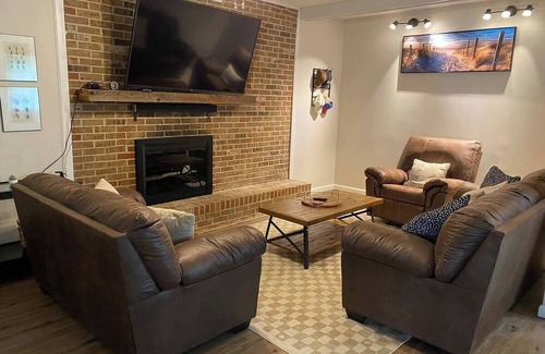 Guntersville House | Memories at Cedar Lane. Charming 3-bedroom house in enchanting Guntersville