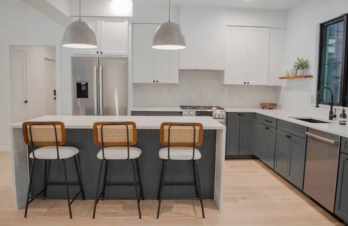 Marlboro House | The Noir House: modern new construction in the heart of Hudson Valley