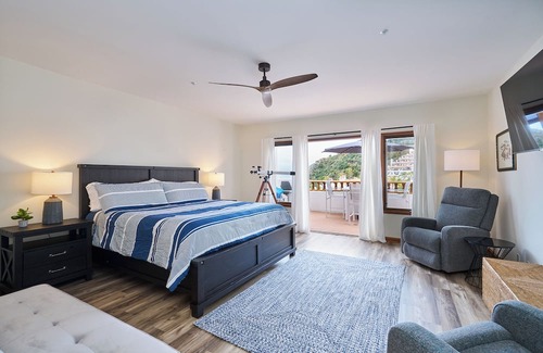 Avalon Condo | Newly Remodeled Hamilton Cove Condo 2bd/2bth. Street level No Stairs!