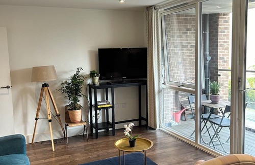 Hackney Apartment | Break in the city
