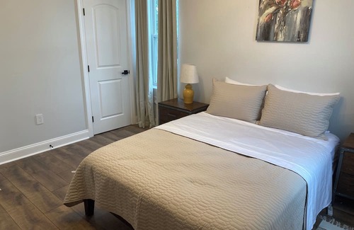 Moravia-Walther House | Close to all major universities and Hospitals in Baltimore. Perfect for family.