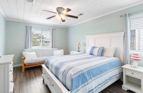 Sunset Beach House | Beautiful mid-island 3 bedroom, 2 bath home on Sunset Beach