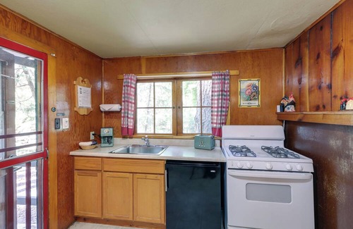 Sedona Apartment | Sedona Studio w/Gas Grill & On-Site Hiking Trail!