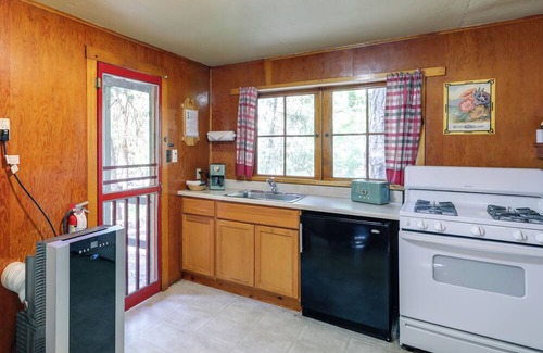 Sedona Apartment | Sedona Studio w/Gas Grill & On-Site Hiking Trail!