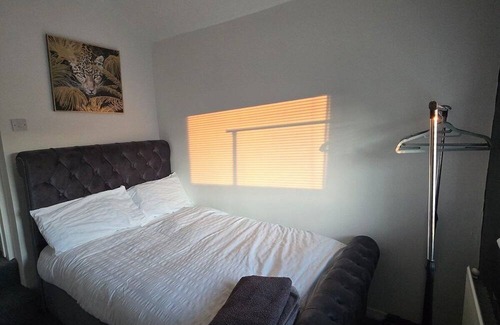 Rochester East Ward House | 3Bed | discount NHS Contractors