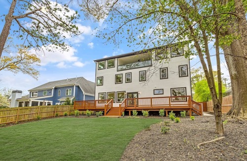 Lindbergh House | Exquisite Elegance: Stunning 6BD/6BTH Luxury Residence in the Heart of Buckhead
