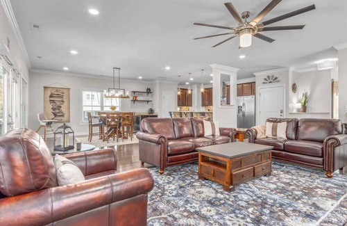 East Ocean View House | 16th Street - House by the Bay