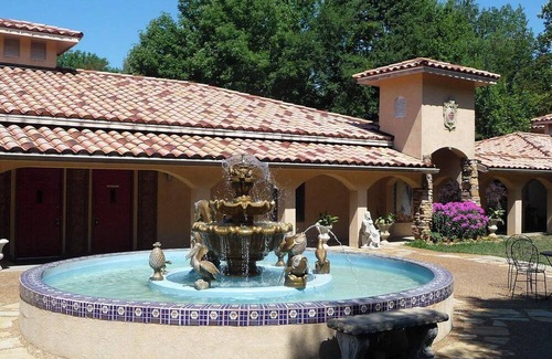 Golconda House | Superior Suite - Cozy Cabin on the Bluffs