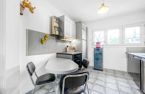 Saint-Herblain House | Homerez - Beautiful house for 5 ppl. with garden and balcony at Saint-Herblain