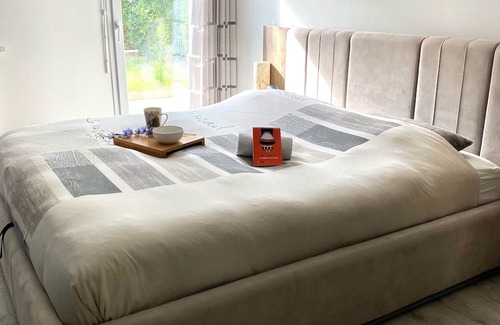 Chatillon Apartment | Appartement Entier Avec Jardin Proche Paris , Métro et Commerces Résidence Calme