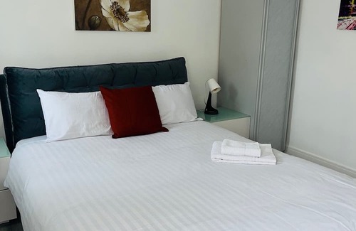 Heath Apartment | Brilliant Apartment on the ground floor, stunning and spacious reception.