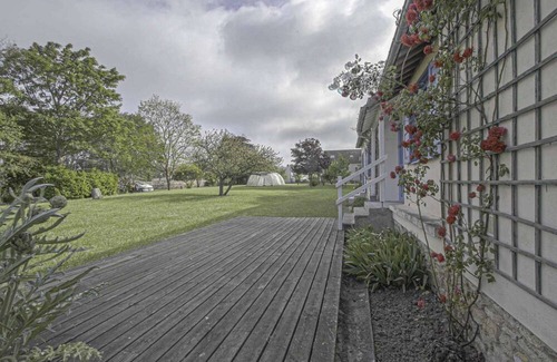Tracy-sur-Mer House | Le refuge, self-catering cottage with garden