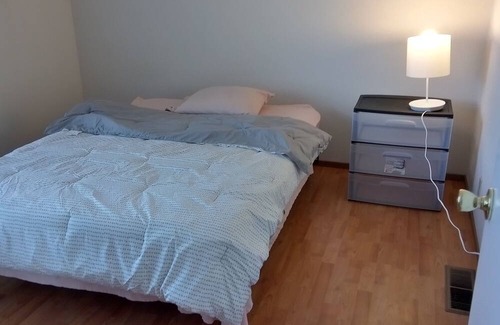 Townsend House | 3 bedroom 2.5 bath 1712 sq feet townhouse for 300 a night. Deposit: 300.