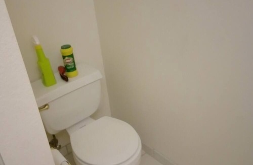 Townsend House | 3 bedroom 2.5 bath 1712 sq feet townhouse for 300 a night. Deposit: 300.