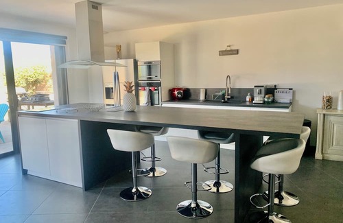 Pourrieres Villa | Villa Contemporaine Avec Piscine